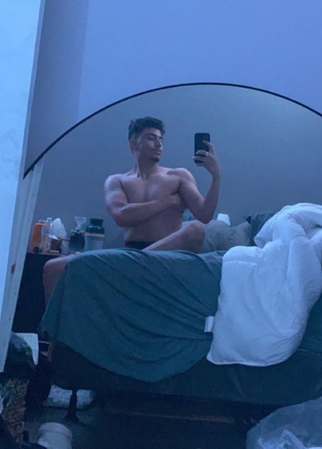 Naakte gelekte OnlyFans-foto van Jaden Gray