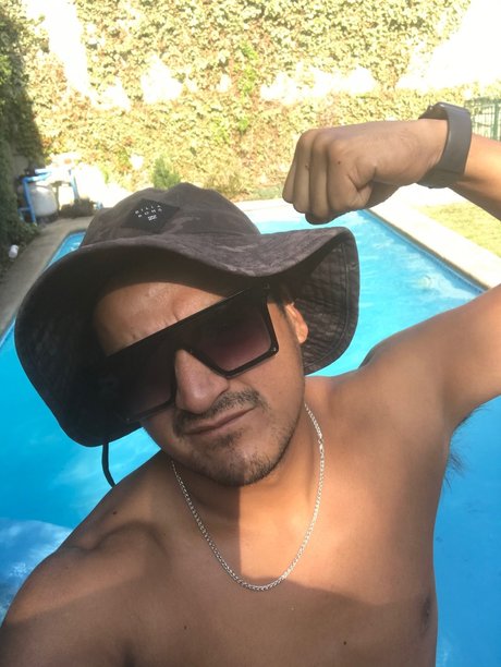 Naakte gelekte OnlyFans-foto van Mr