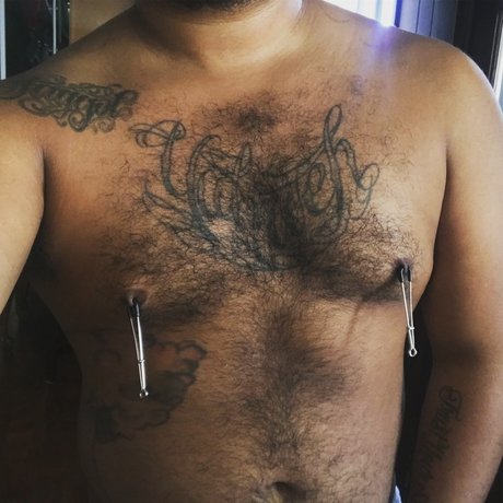 Naakte gelekte OnlyFans-foto van Bam