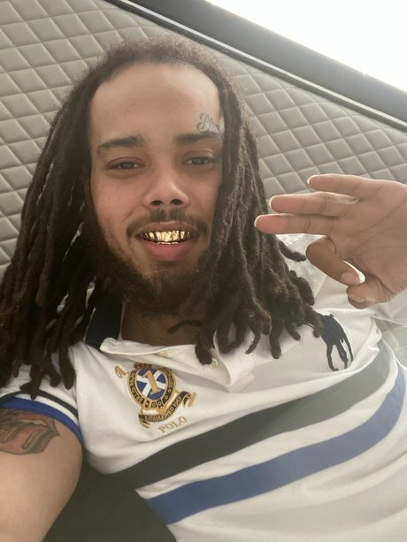 Naakte gelekte OnlyFans-foto van Vaughn