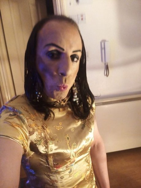Naakte gelekte OnlyFans-foto van Ella May