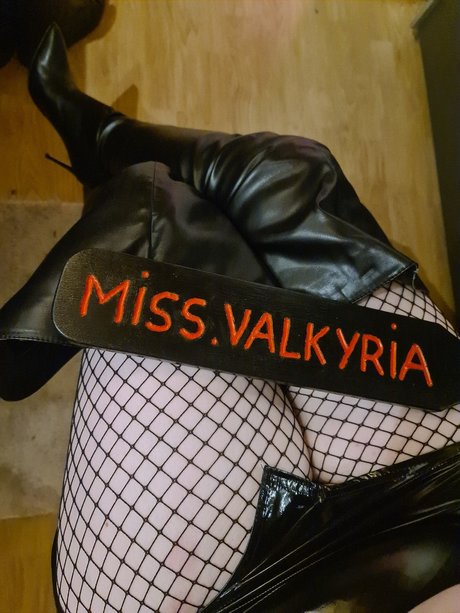 Naakte gelekte OnlyFans-foto van Missvalkyria