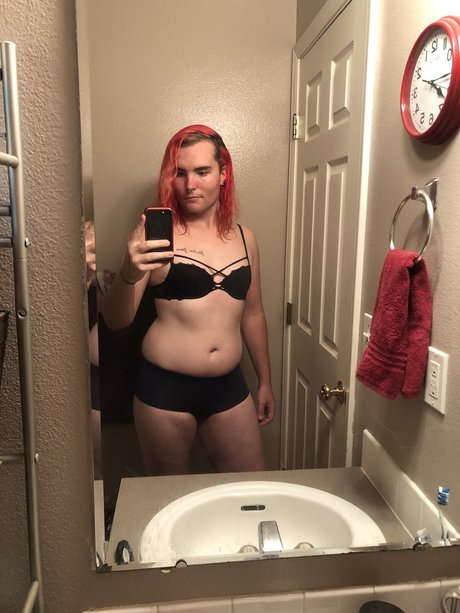 Naakte gelekte OnlyFans-foto van Scarlettz