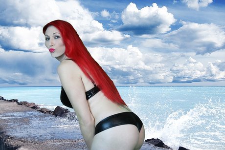 Naakte gelekte OnlyFans-foto van Reginatwist