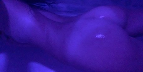 Naakte gelekte OnlyFans-foto van P Beanz 