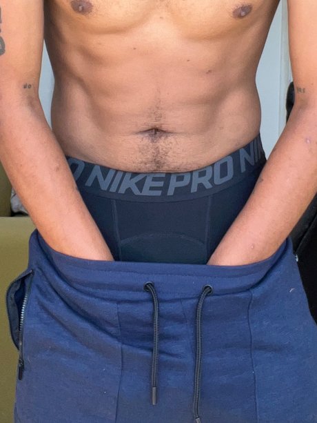 Naakte gelekte OnlyFans-foto van Mighty Marlow