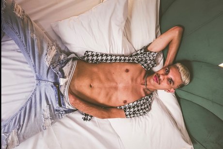 Naakte gelekte OnlyFans-foto van Mlk Ousado