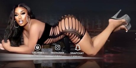 Naakte gelekte OnlyFans-foto van Mizhani