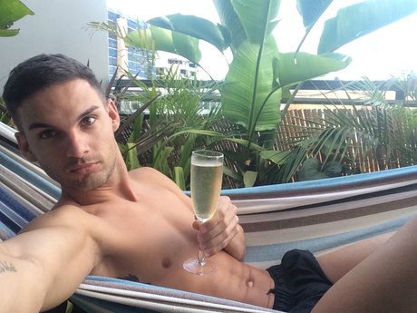 Naakte gelekte OnlyFans-foto van Jaxxx North