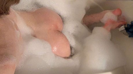 Naakte gelekte OnlyFans-foto van Jaxon