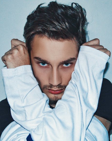 Naakte gelekte OnlyFans-foto van Mistic Land