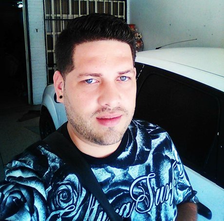 Naakte gelekte OnlyFans-foto van Jhoabaptista