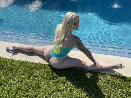 Naakte gelekte OnlyFans-foto van Jamison Rose