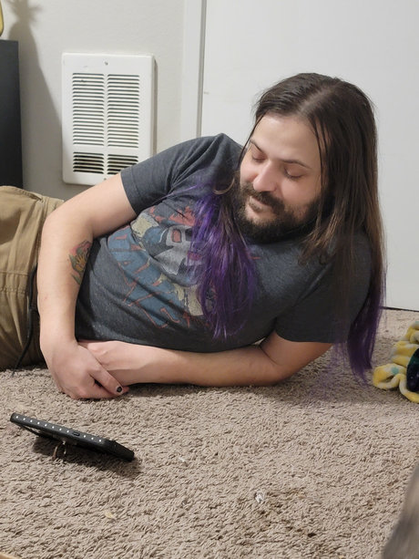 Naakte gelekte OnlyFans-foto van Morbid Dell