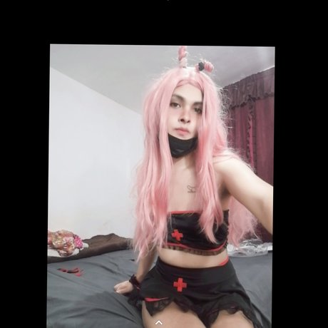 Naakte gelekte OnlyFans-foto van Montserrat