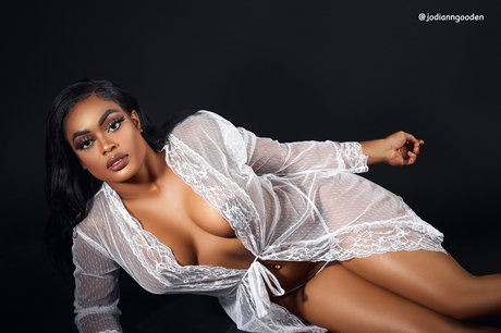 Naakte gelekte OnlyFans-foto van Freakie Deekie