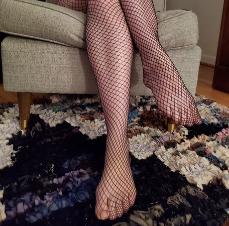 Naakte gelekte OnlyFans-foto van Monroevillefeet And Toes