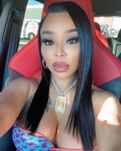 Naakte gelekte OnlyFans-foto van Michelle