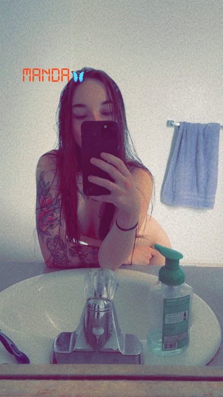 Naakte gelekte OnlyFans-foto van Manda
