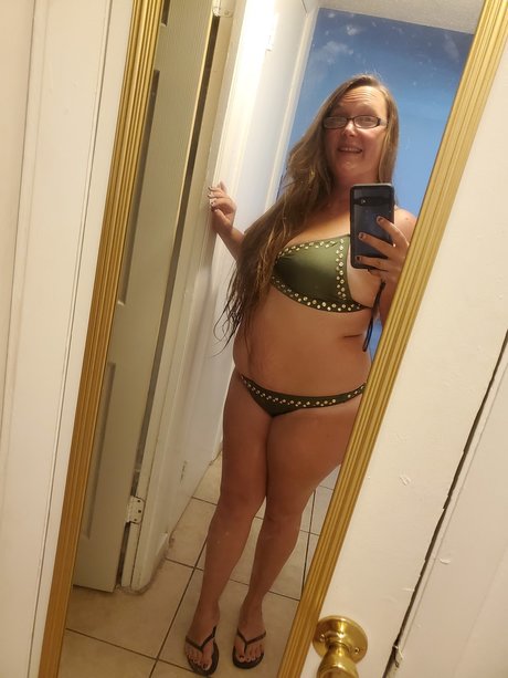 Naakte gelekte OnlyFans-foto van Medusa