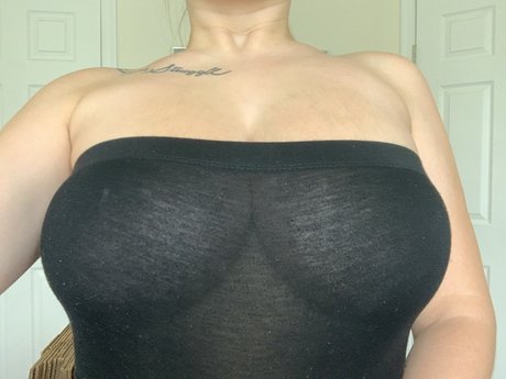 Naakte gelekte OnlyFans-foto van Molly White
