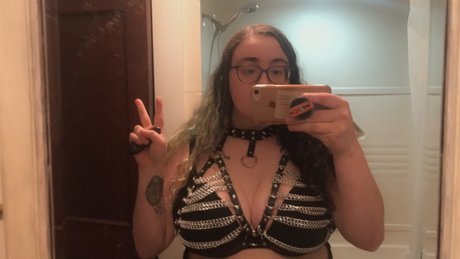 Naakte gelekte OnlyFans-foto van Molly