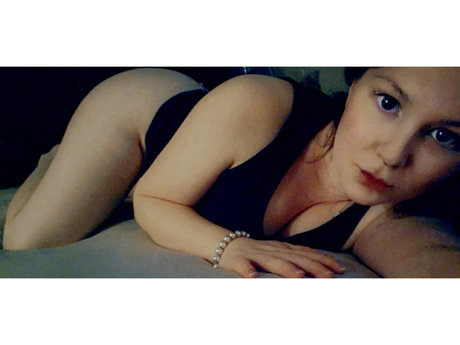 Naakte gelekte OnlyFans-foto van  Molly Jane