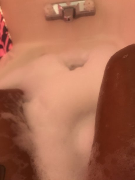 Naakte gelekte OnlyFans-foto van Mollie Dont Tell No Body