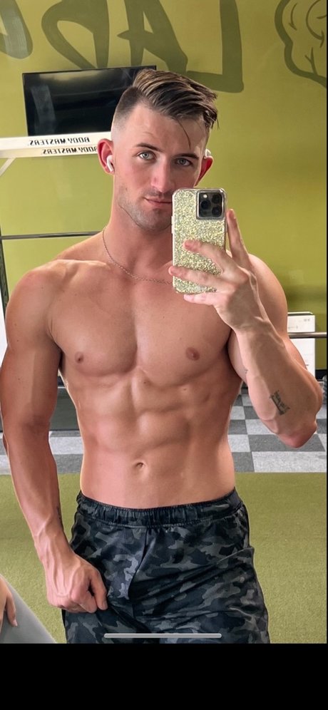 Naakte gelekte OnlyFans-foto van Cashlovesu