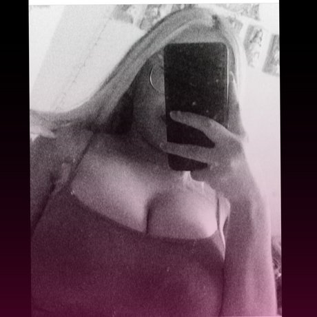 Naakte gelekte OnlyFans-foto van Ana Mendoza