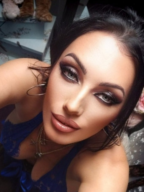 Naakte gelekte OnlyFans-foto van Sandra Sayer