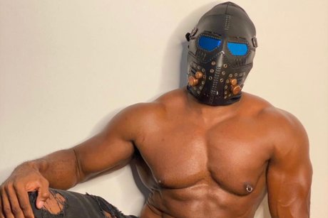 Naakte gelekte OnlyFans-foto van Mrblack