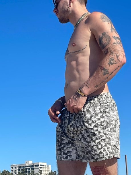 Naakte gelekte OnlyFans-foto van Mrthankyou