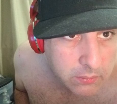 Naakte gelekte OnlyFans-foto van Al13n