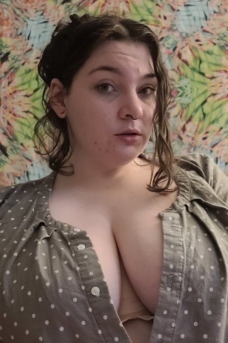 Naakte gelekte OnlyFans-foto van Joy