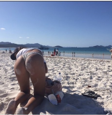 Naakte gelekte OnlyFans-foto van Zo