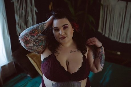 Naakte gelekte OnlyFans-foto van Ghoulbabe13