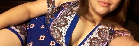 Naakte gelekte OnlyFans-foto van Fluffy Honey Tina