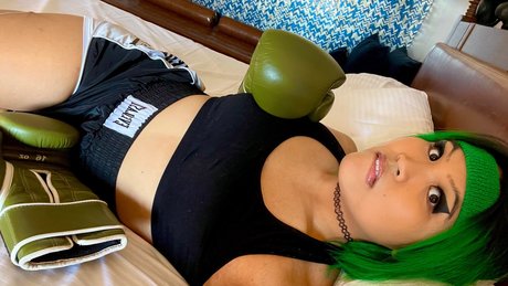 Naakte gelekte OnlyFans-foto van Genesis Green