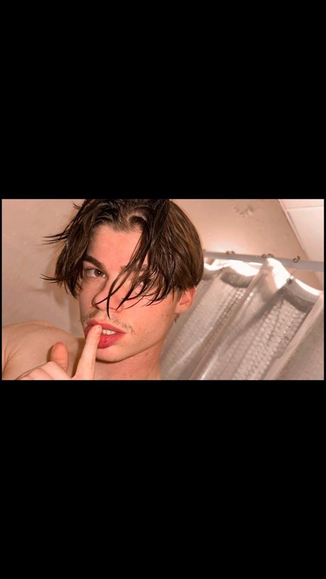 Naakte gelekte OnlyFans-foto van Dylan