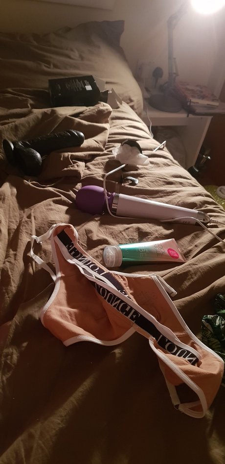 Naakte gelekte OnlyFans-foto van Ro Bean