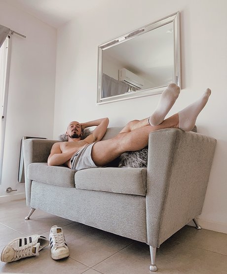 Naakte gelekte OnlyFans-foto van Footdom