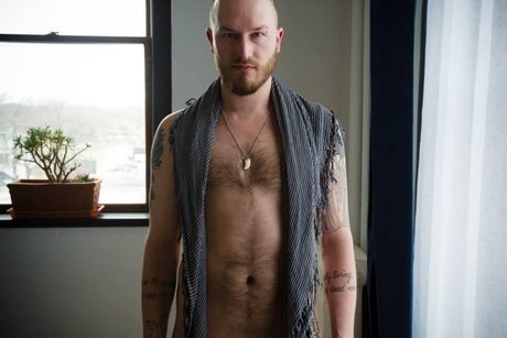 Naakte gelekte OnlyFans-foto van Harrie Cumhot