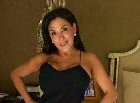 Naakte gelekte OnlyFans-foto van Mrs Fit And Hard Over 50