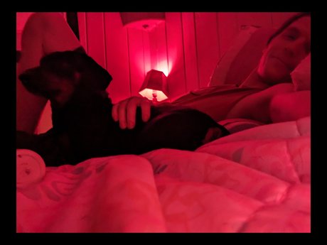 Naakte gelekte OnlyFans-foto van Teej