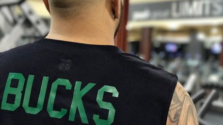 Naakte gelekte OnlyFans-foto van Manny Bucks