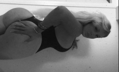 Naakte gelekte OnlyFans-foto van Jenna