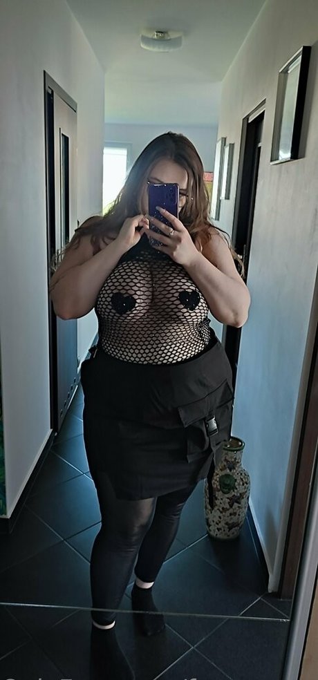 Naakte gelekte OnlyFans-foto van Freemumacosplay