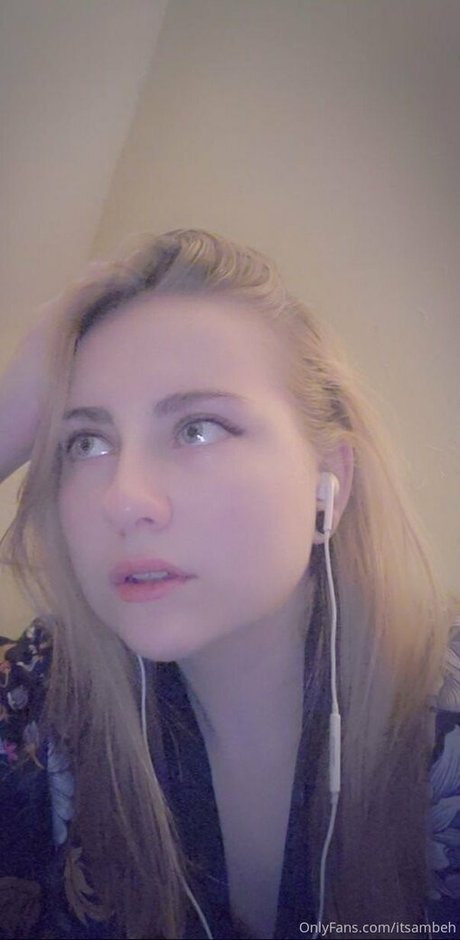 Naakte gelekte OnlyFans-foto van Itsambeh
