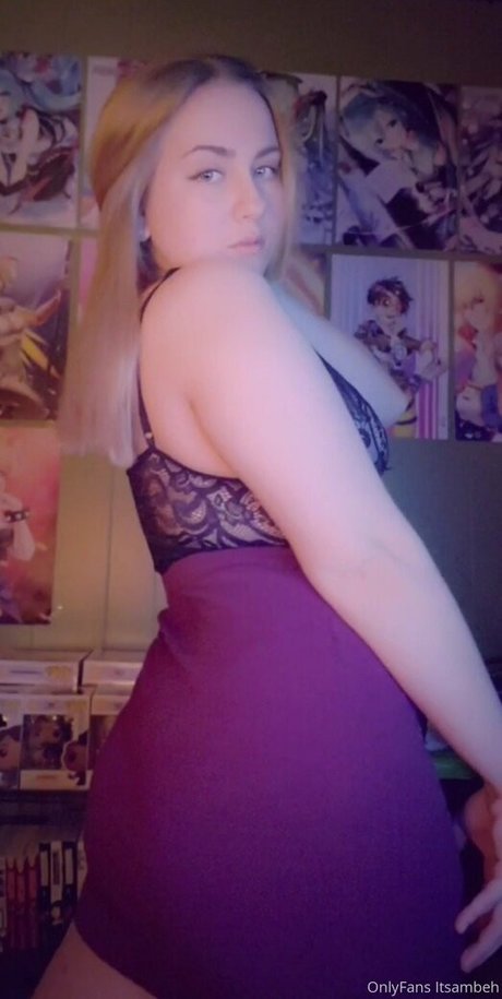 Naakte gelekte OnlyFans-foto van Itsambeh